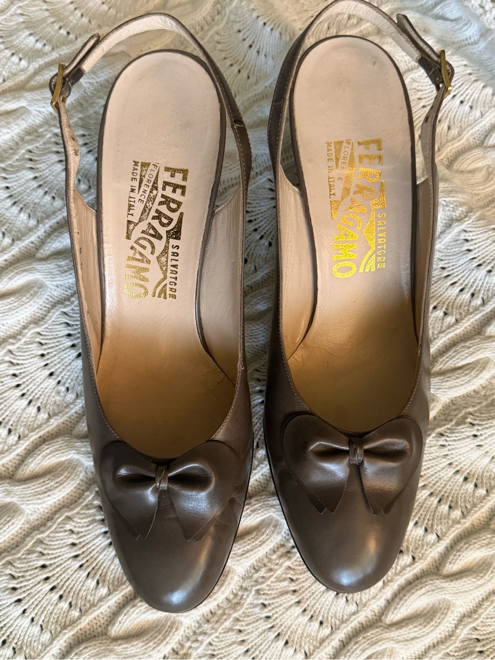FERRAGAMO Taupe Leather Bow Slingback Pumps - Picture 10 of 11